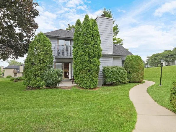 736 Glen Way, Gurnee, IL 60031