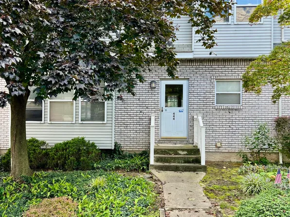 444 Walker St, Staten Island, NY 10303
