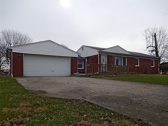 2nd image of 201 Kirk Dr E