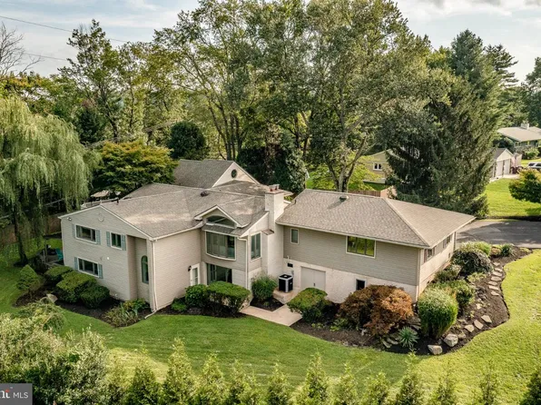 46 War Trophy Ln, Media, PA 19063