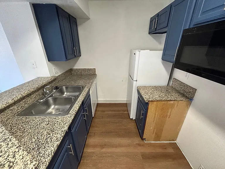 5154 S Jones Blvd #202 — Photo 10