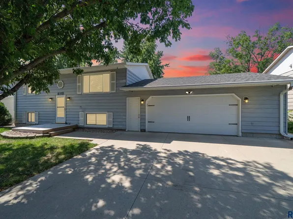 6113 W Cheyenne Dr, Sioux Falls, SD 57106