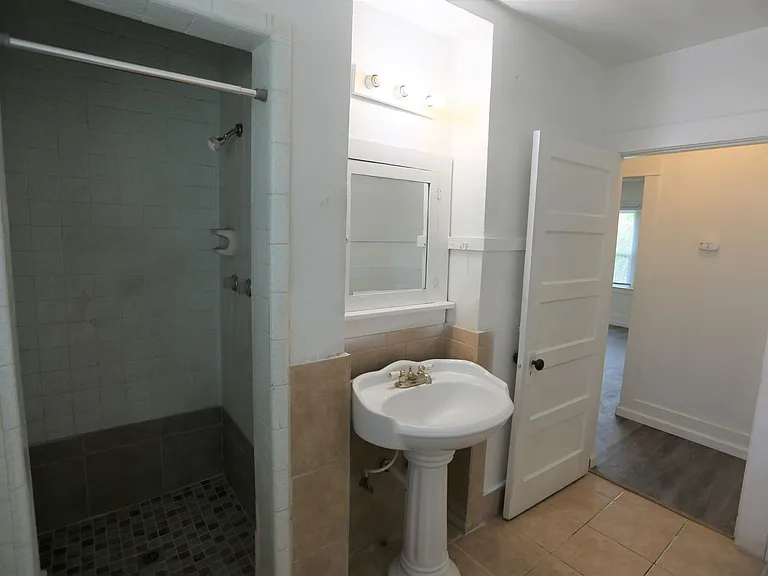 15901 W Stephens St — Photo 8