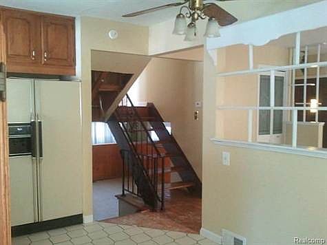 5th image of 4185 Midland Ave