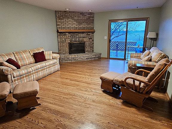 4th image of 1688 Foxwood Dr