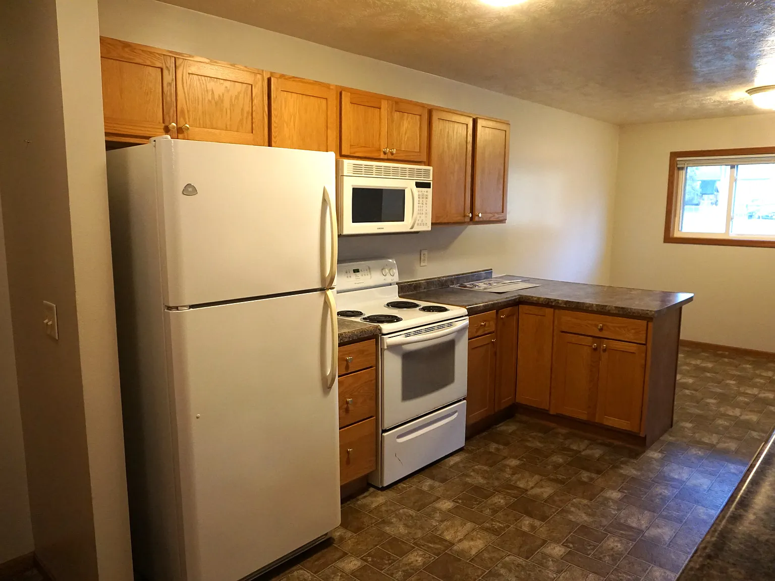 2 bed, 1066 sqft, $1,000 — Photo 4