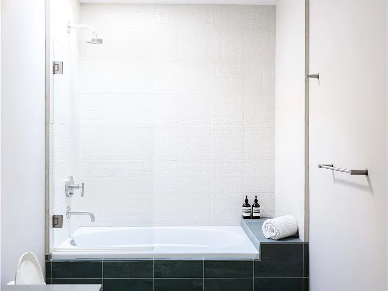 2420 Bowmont Dr — Photo 20