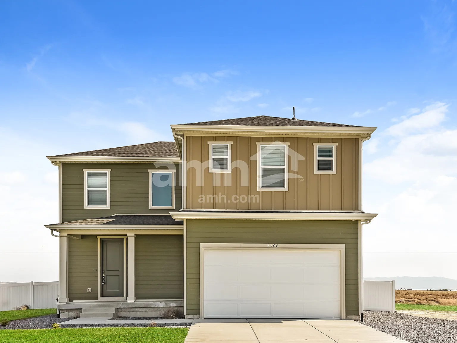 5 bed, 3.5 bath, 2442 sqft, $2,560 — Photo 1