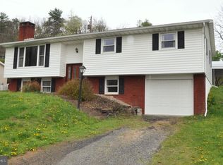 16 Beech Ln, Lock Haven, PA 17745
