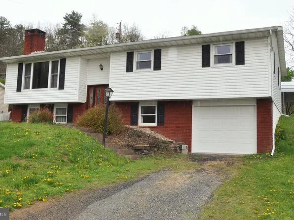 16 Beech Ln, Lock Haven, PA 17745