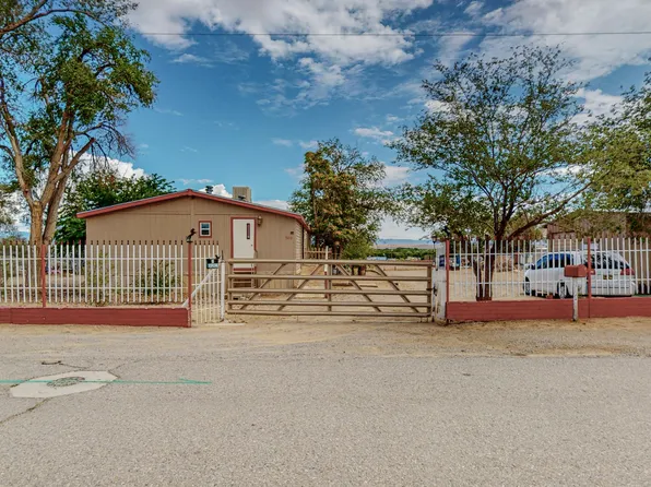 7010 Ray Ln SW, Albuquerque, NM 87121