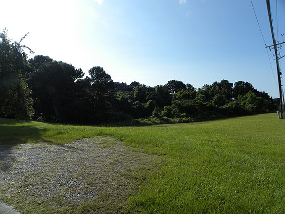 2nd image of 1678 Airport Dr
