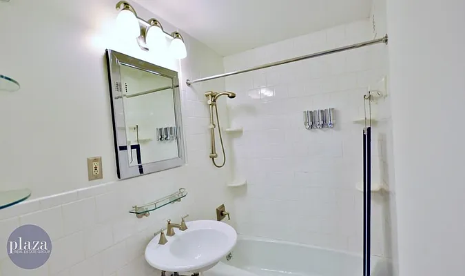 Rented by Plaza Real Estate Group | media 21