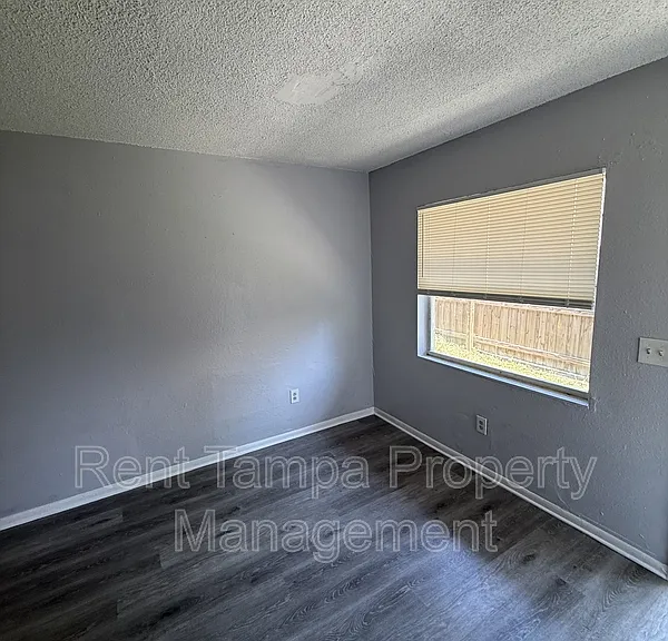 8304 N Mulberry St — Photo 4