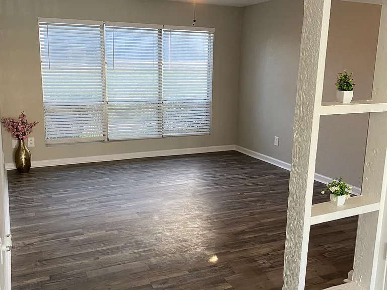 Maxton West Apartment Homes — Photo 92