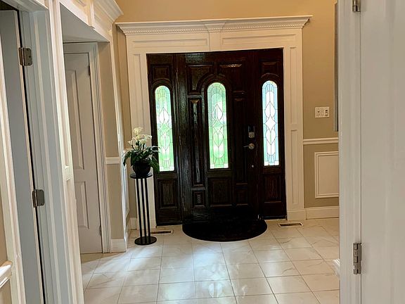 3rd image of 35 Wildwood Dr