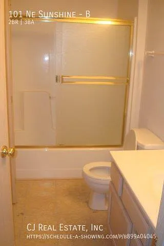 101 NE Sunshine St #B — Photo 5