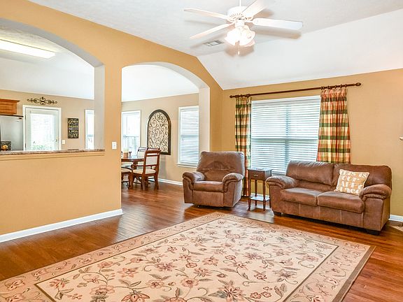 5th image of 405 Glenmede Ln