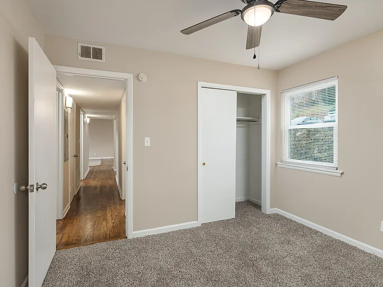 City View Apartments — Photo 23