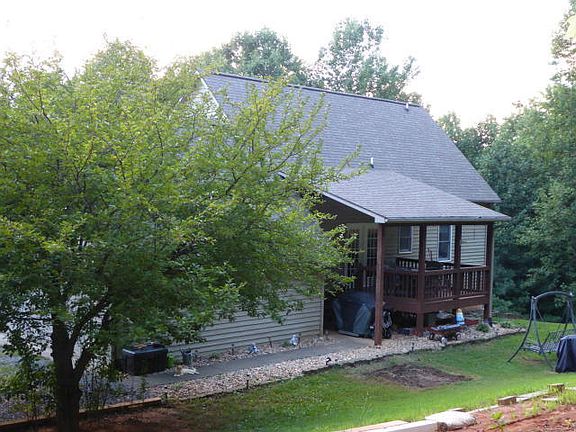 4th image of 555 Claybanks Dr
