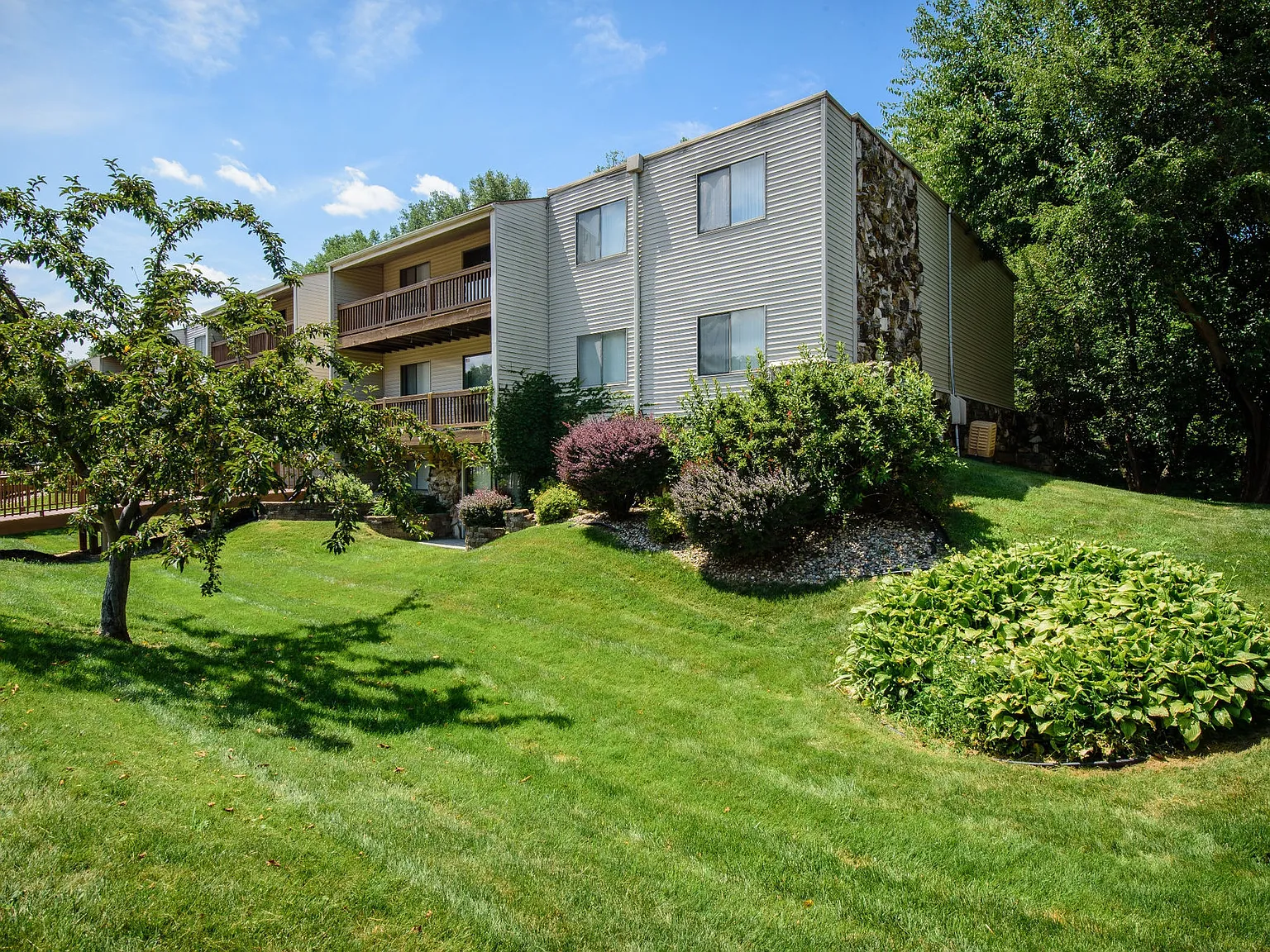 Park Place Apartments — Photo 2