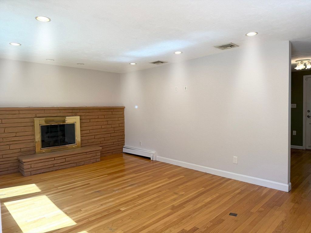 484 Essex St, Weymouth, MA - View 4