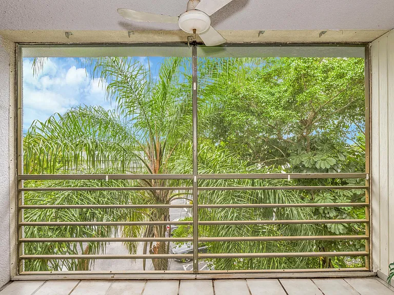 118 Royal Park Dr #4G — Photo 6