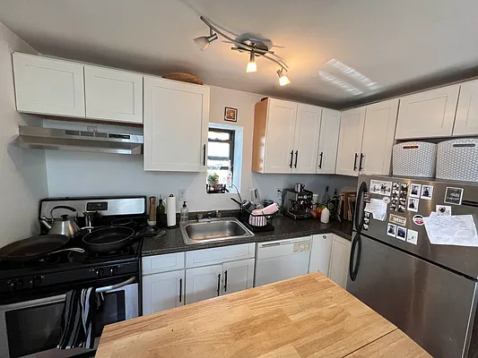 Rented by Delmark Realty LLC | media 45