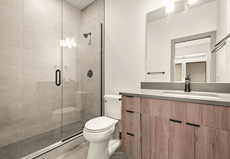 1573 N King St — Photo 14