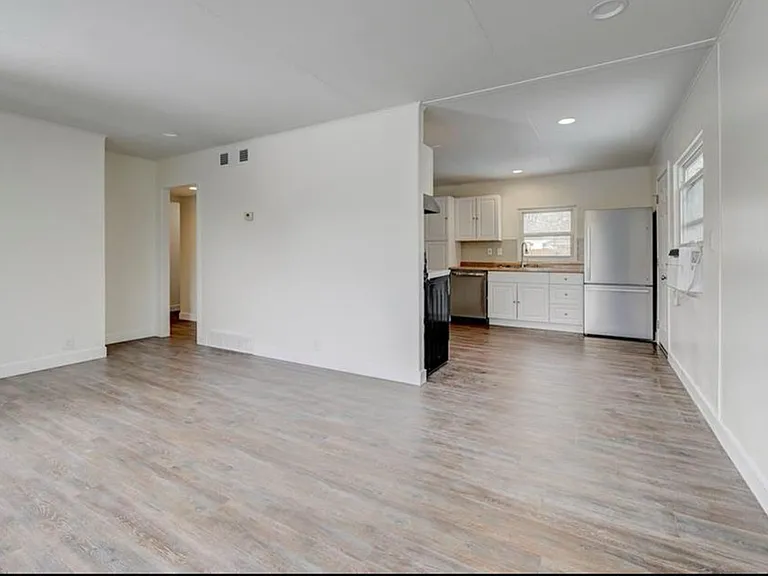1924 S Hancock Ave — Photo 5
