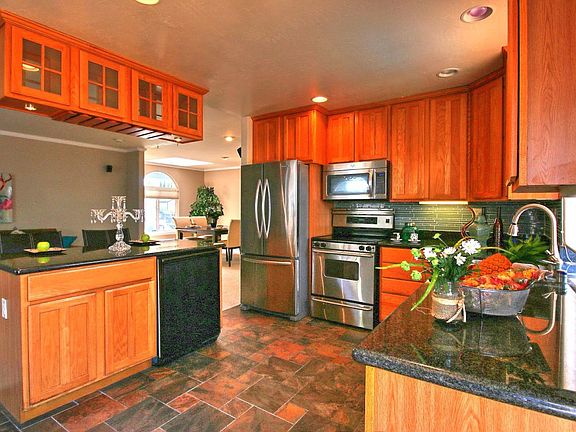 5th image of 2619 Central Ct