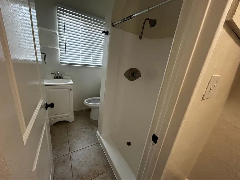 925 N Azusa Ave — Photo 12