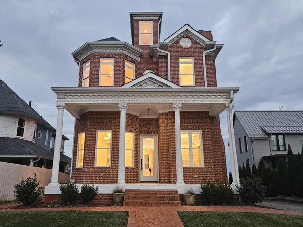 1115 E Brow Rd, Lookout Mountain, TN 37350