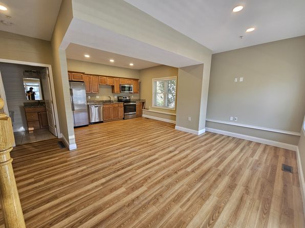 21 E Pearl St #3