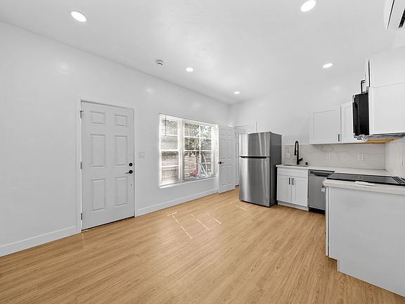 2nd image of 3035 Oliphant St