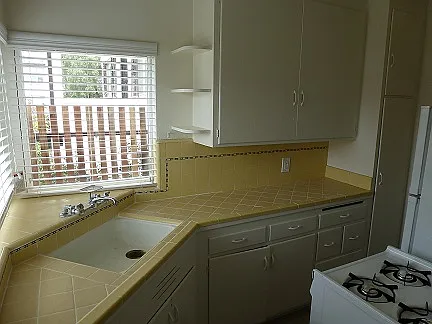 Studio, 400 sqft, $1,350 — Photo 4