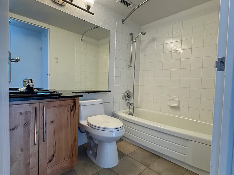 417 E Kiowa St #405 — Photo 18