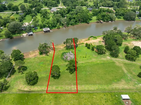 3 County Road 344, Sweeny, TX 77480