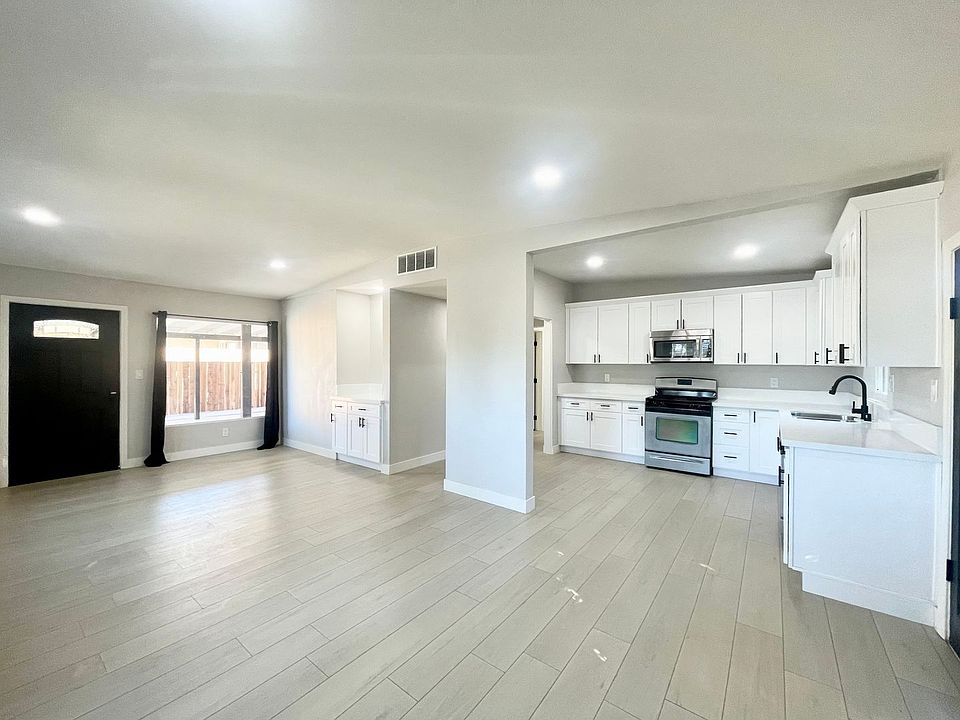 1st image of 66572 Cahuilla Ave