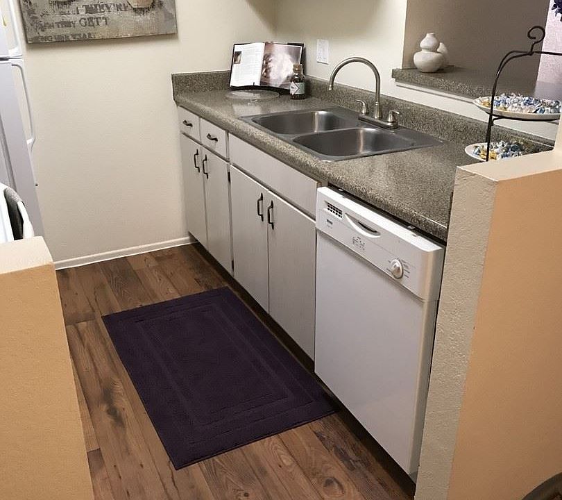 2nd image of 5089 N Sunriver Cir APT 1