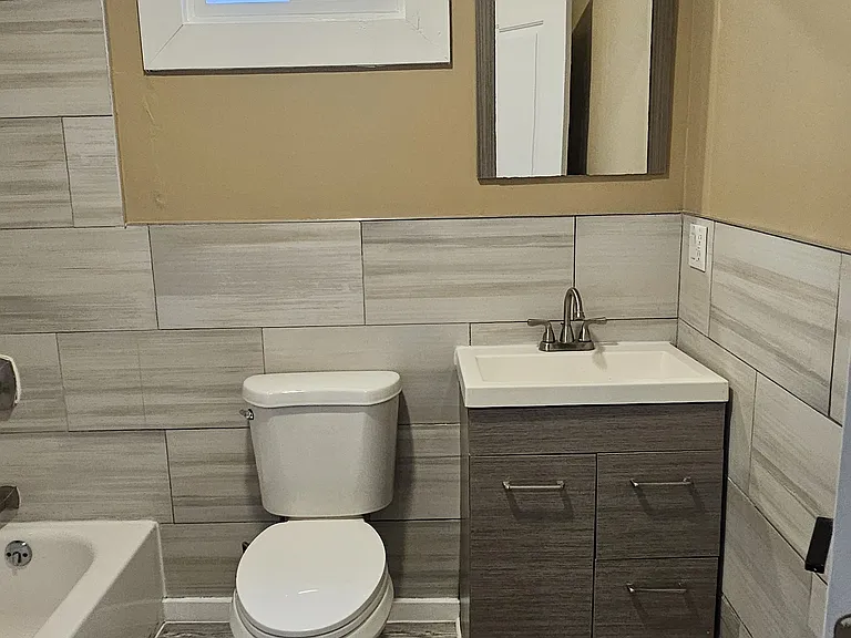 98 Woodlawn Ave #1 — Photo 9