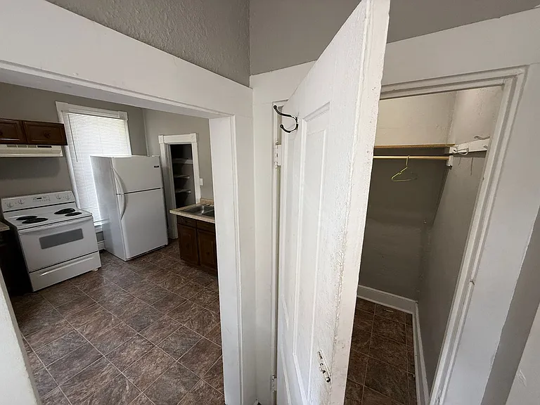 118 N Glenwood Ave — Photo 29