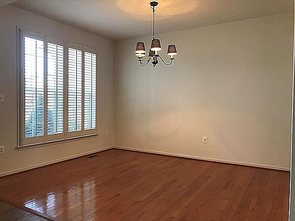 5th image of 227 Aidan Dr