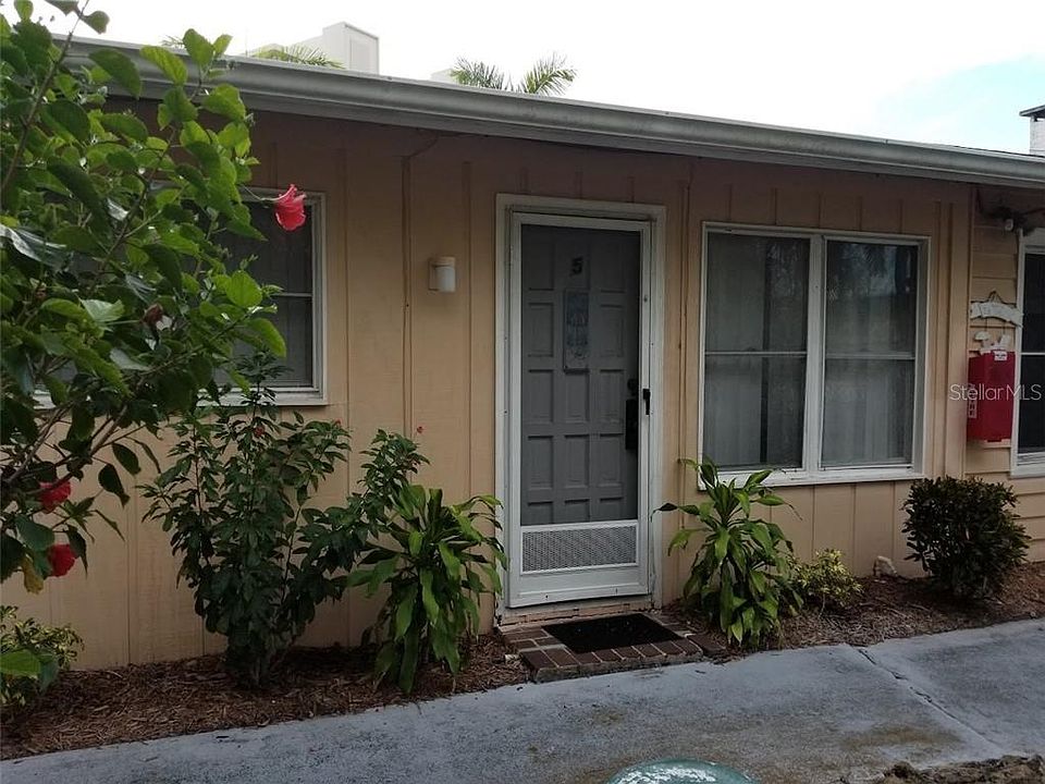 1st image of 214 Calle Miramar APT 5