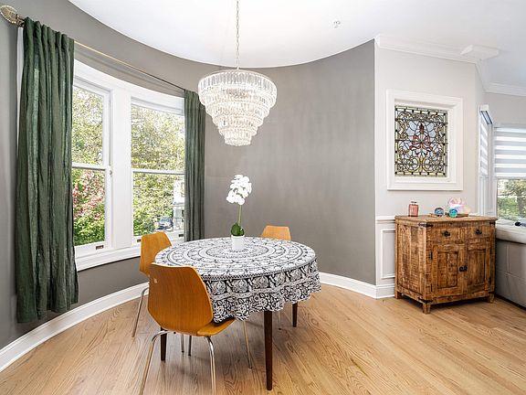 5th image of 41 Bentley Ave #2