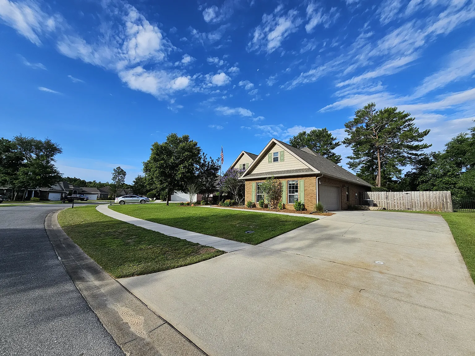 3 bed, 2315 sqft, $2,950 — Photo 3