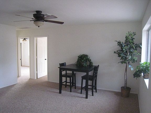 Family room w/french doors