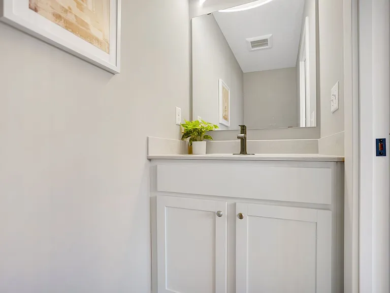 Available 07/01! New Build 4 bed 3 Bath in Hopkins! — Photo 16