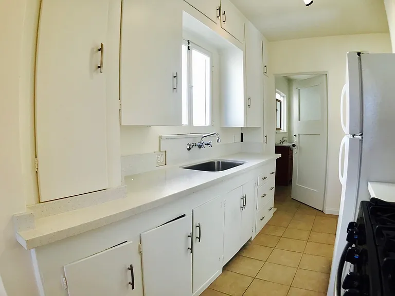 1340 Western Ave — Photo 9