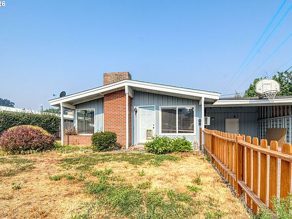 3rd image of 1109 SW 28th St